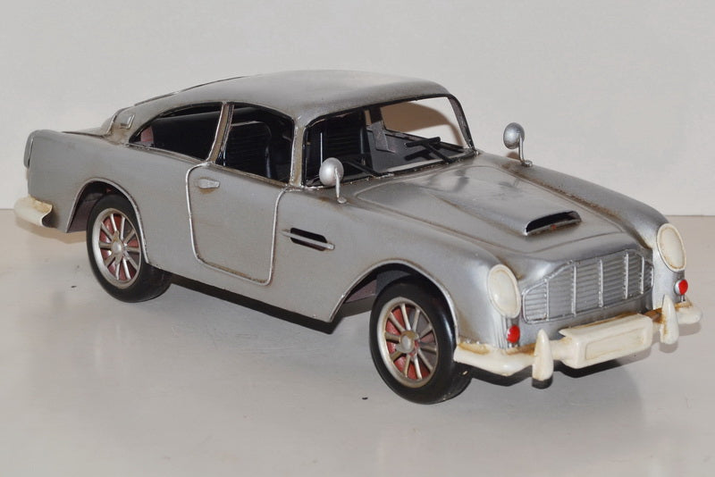 Nostalgisches handgefertigtes Blechmodell Aston Martin 007 Silber Deko