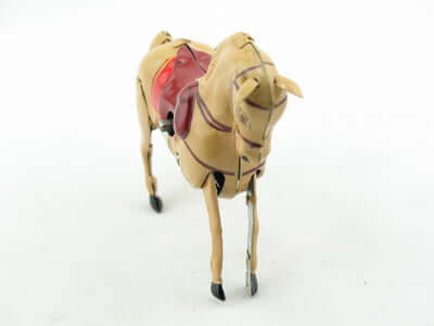 حصان معدني مطلي يدويًا باللون بالومينو لعبة عتيقة نموذج جامع متين متحرك